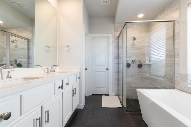 Building Photo - 19722 Upper Canyon Ct