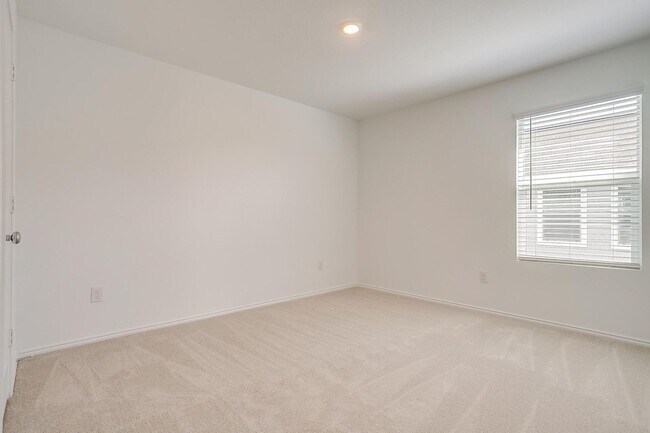 Building Photo - Amazing Northpointe Cottage- 3 Bed, 2 Bath- Eagle Mountain Saginaw ISD- 76179