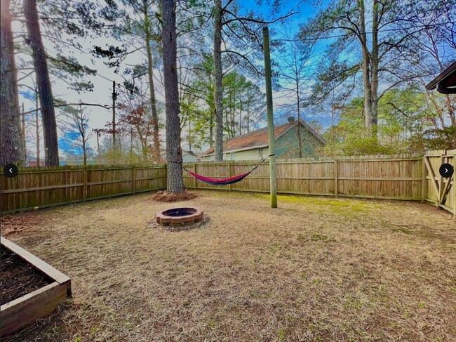 Building Photo - 308 Holly Cove