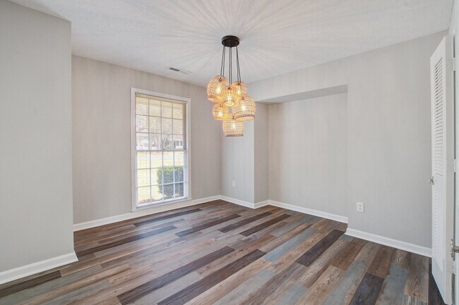 Building Photo - 1805 Chelwood Cir