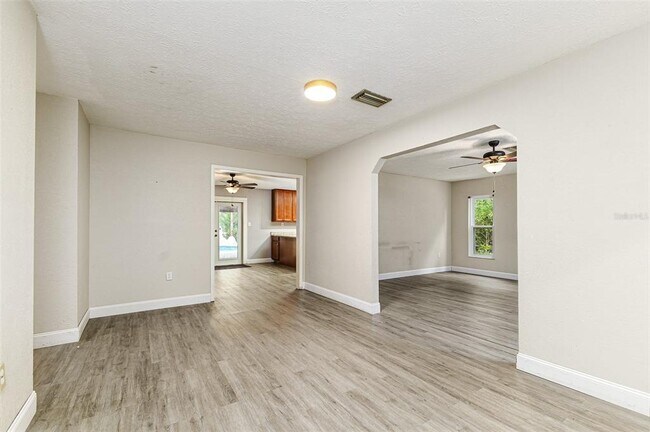 Building Photo - 5680 Durrance Rd