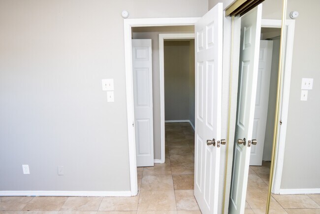 Building Photo - 1483 Elderton Dr