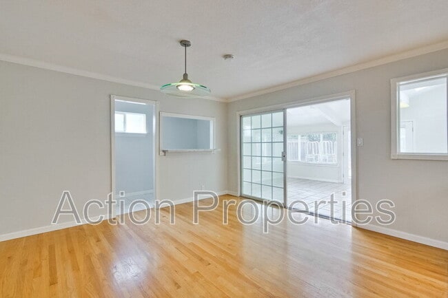 Building Photo - 1630 Alison Ave