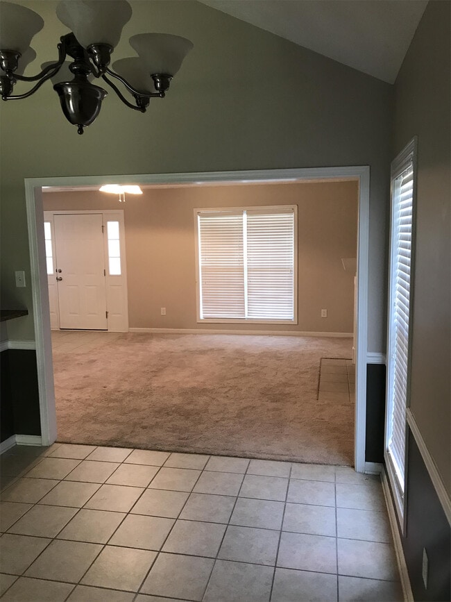 Building Photo - 25 Devonshire Dr