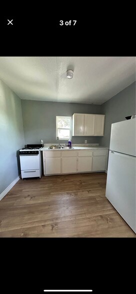 Building Photo - 830 Benavides St