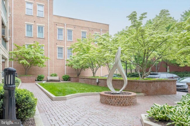 Building Photo - 1115 Cameron St