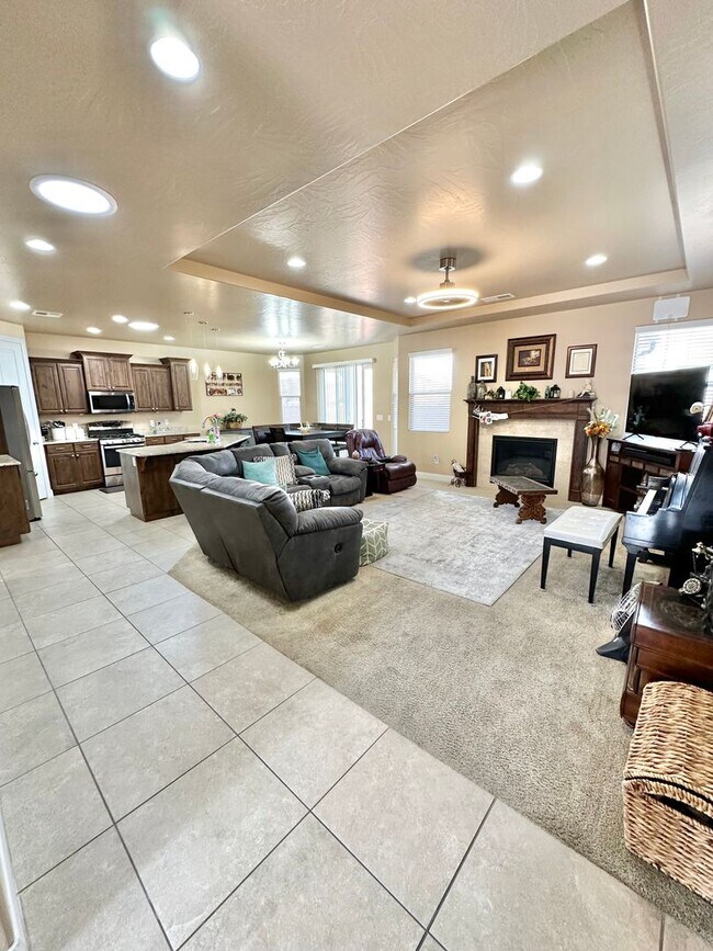 Building Photo - Short term lease! Beautiful Furnished St. George Home!!