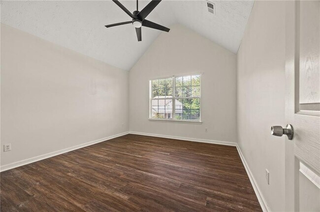 Building Photo - 211 Millstone Dr