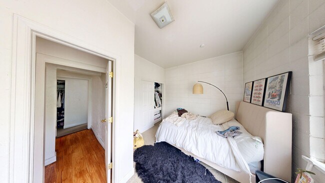 Building Photo - 1105 11th St