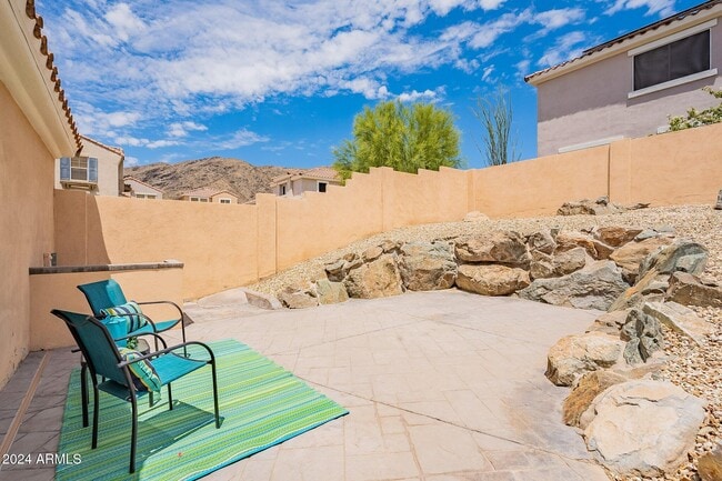 Building Photo - 445 W Mountain Sage Dr