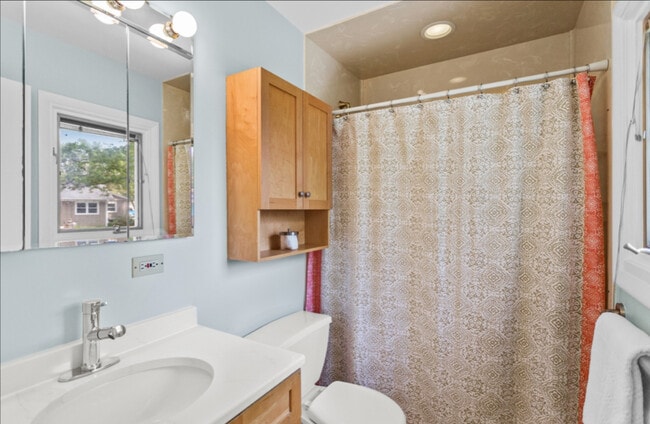 Building Photo - 112 Braemar Dr