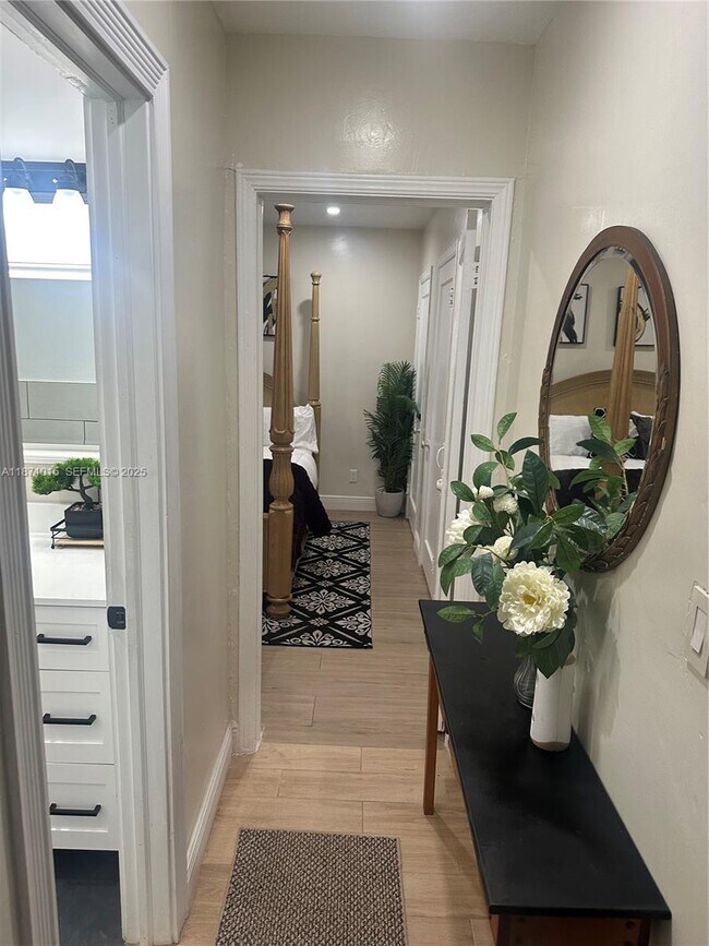 Building Photo - 13035 NE 7th Ave