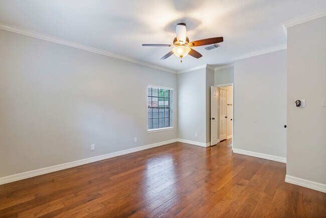 Building Photo - 31 N Duskwood Pl