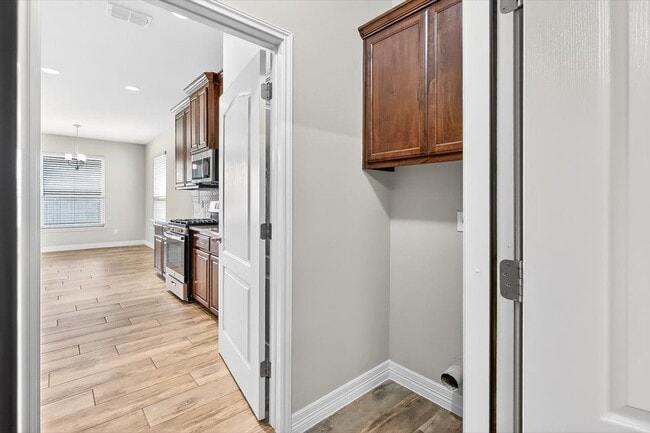 Building Photo - 2214 Cuarzo Dr