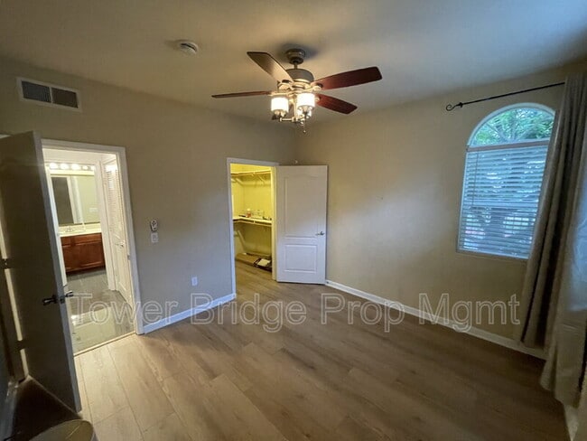 Building Photo - 1900 Danbrook Dr