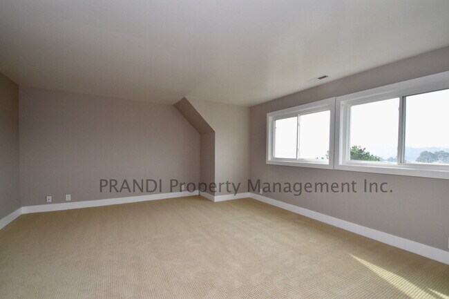 Building Photo - Country Club San Rafael Home with Pool and...