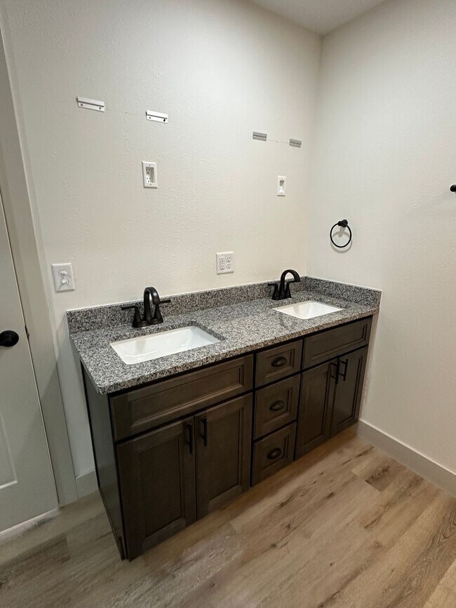 Building Photo - BRAND NEW 3 Bed 2 Bath in WAYNESVILLE - FOR RENT