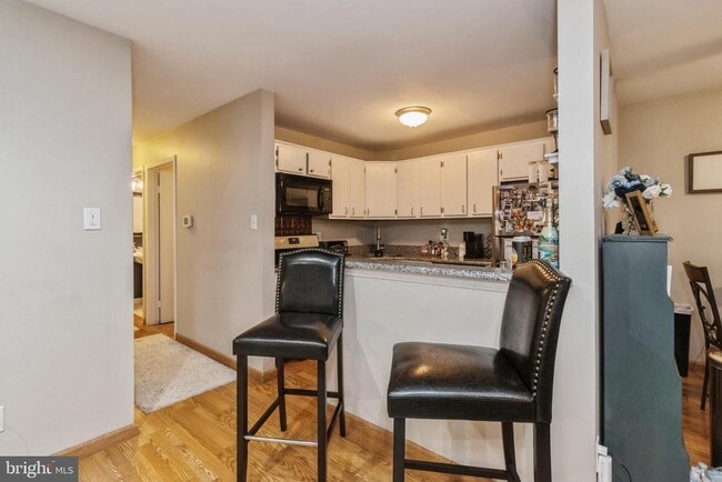 Building Photo - 2103 Woodhollow Dr