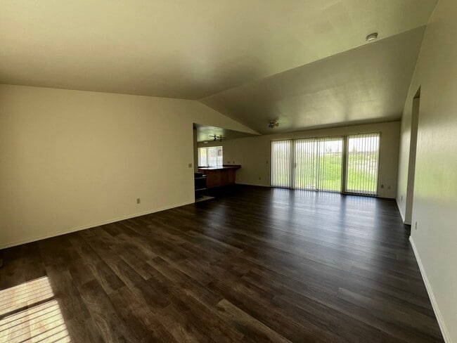 Building Photo - Non-Refundable & Security Deposit Total: 1...
