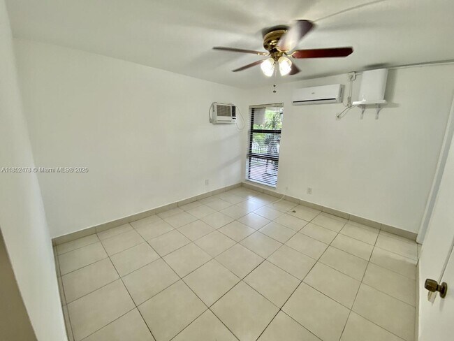 Building Photo - 1600 S Le Jeune Rd