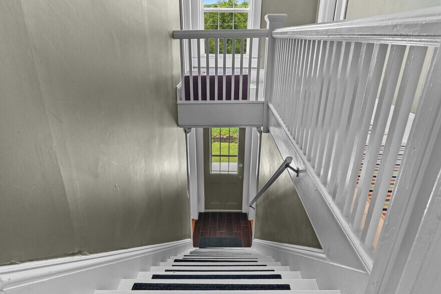 Building Photo - 1104 Crowe Rd