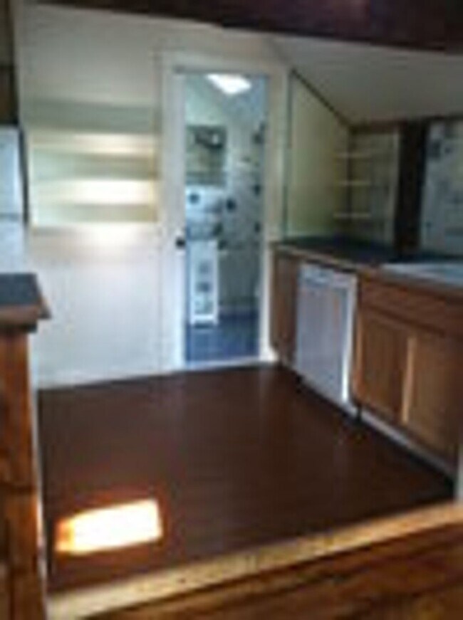 Building Photo - 2 Bedroom unit in North Amherst