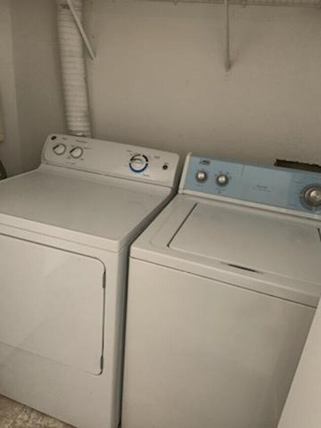 Building Photo - 7300 Westpointe Blvd