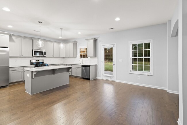 Building Photo - Wyndham Village For Rent!