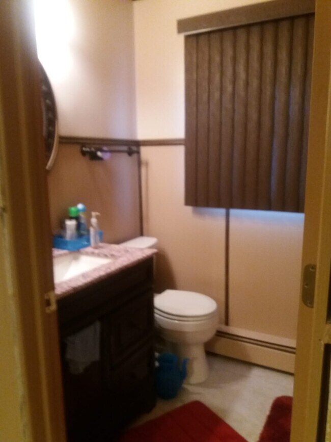 Building Photo - 1107 Holiday Ln