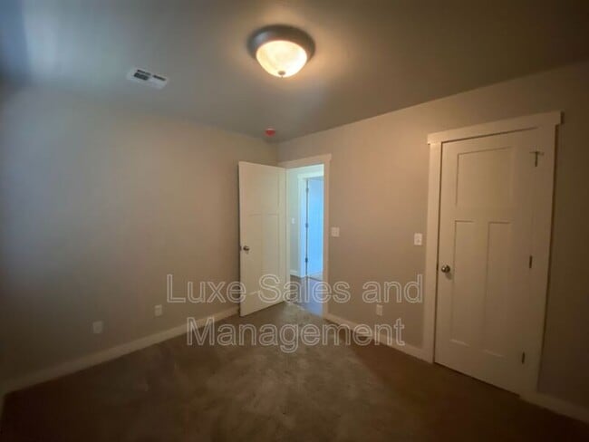 Building Photo - 737 SW 13th St