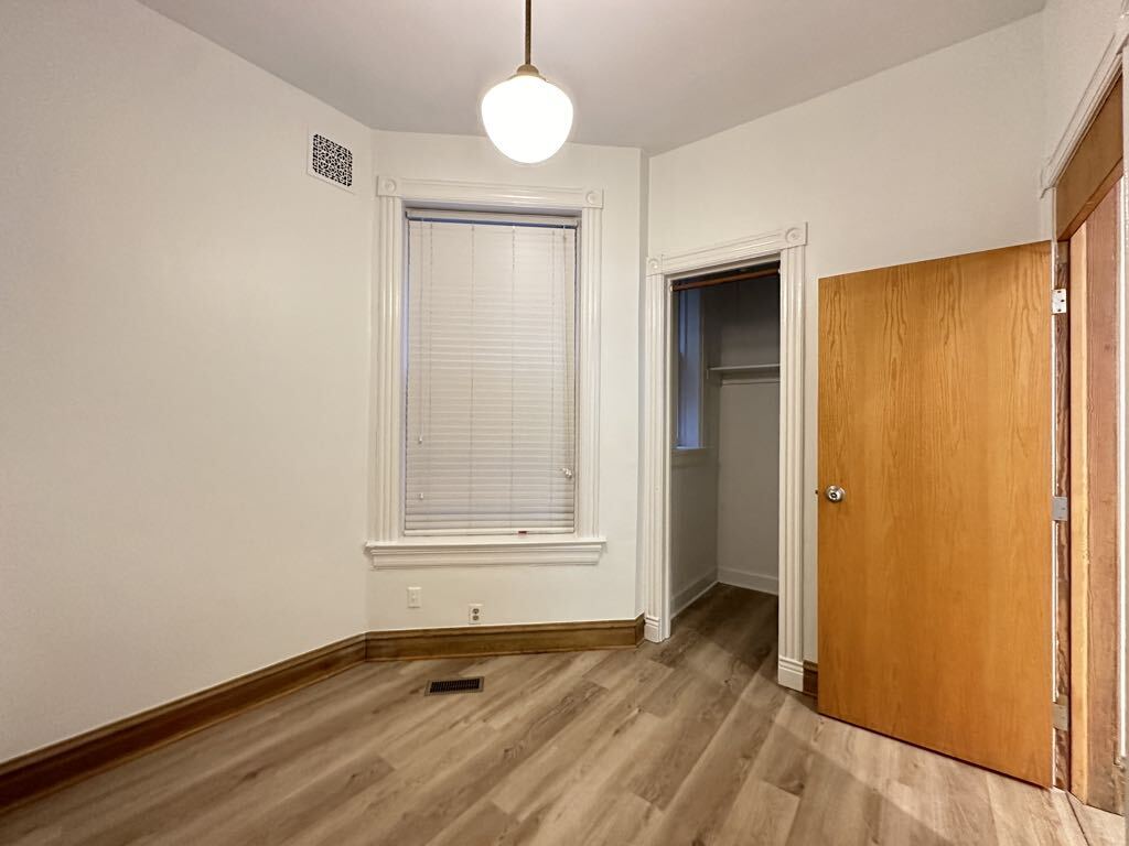 Building Photo - 3532 N Ashland Ave