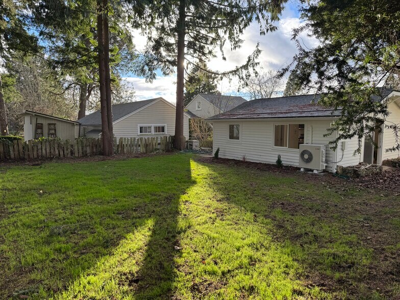 Backyard - 2914 Ellis St