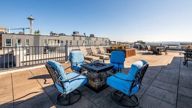 Building Photo - 315 1st Ave W