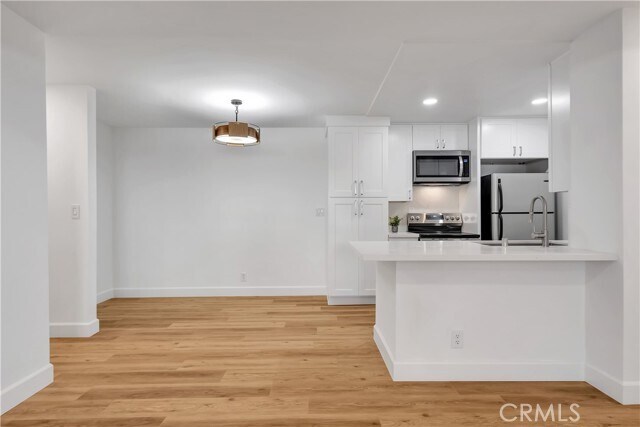 Building Photo - 28947 E Thousand Oaks Blvd