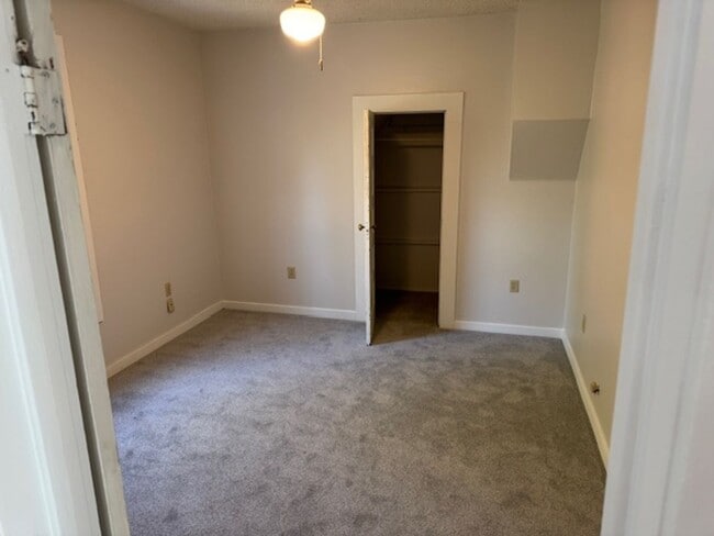 Building Photo - 3-Bedroom Home in the Sunnyland neighborhood! Move in Ready Now! Lease to End on 7/30/2026