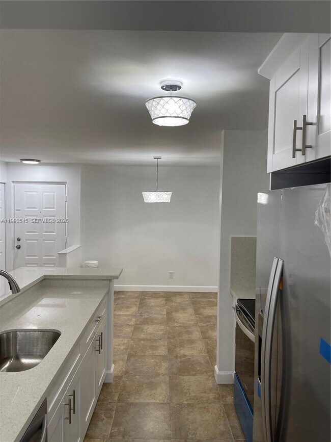 Building Photo - 10630 SW 157th Ct