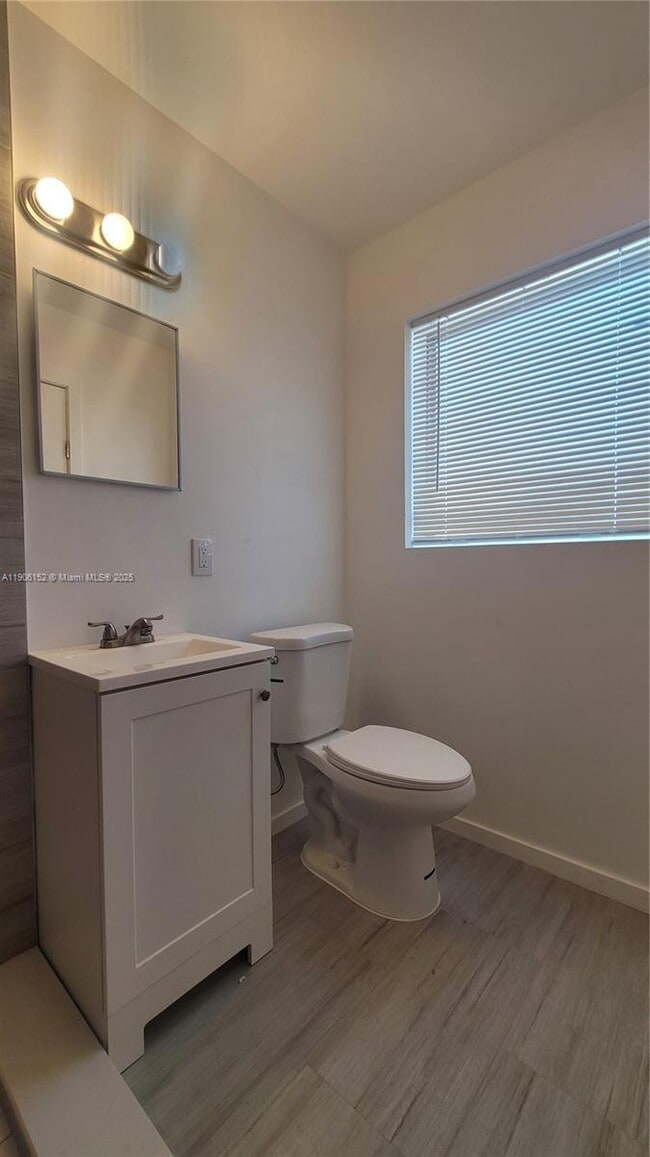 Building Photo - 2615 SW 22nd Ave