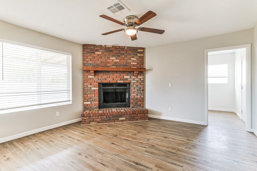 Building Photo - 9365 E Adobe Rd