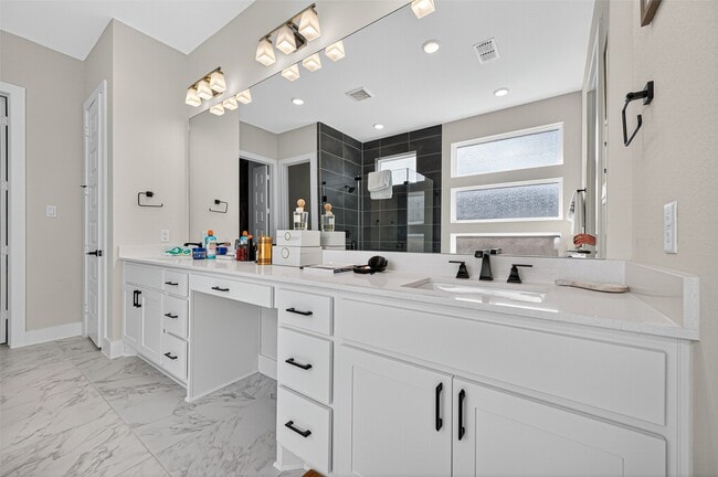 Building Photo - 7727 Pleasant Crst Dr