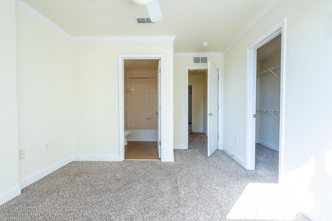 Building Photo - 505 Wingspan Way