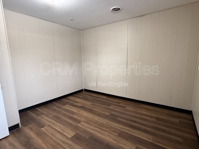 Building Photo - 7134 E 18th St