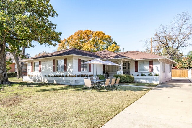 Building Photo - 6501 Ravendale Ln