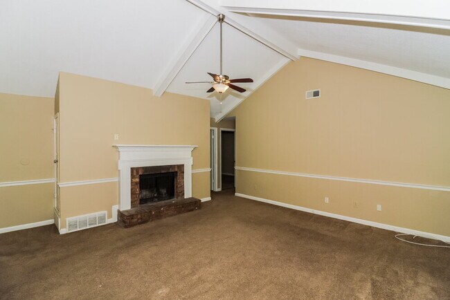 Building Photo - 4365 Ross Rd