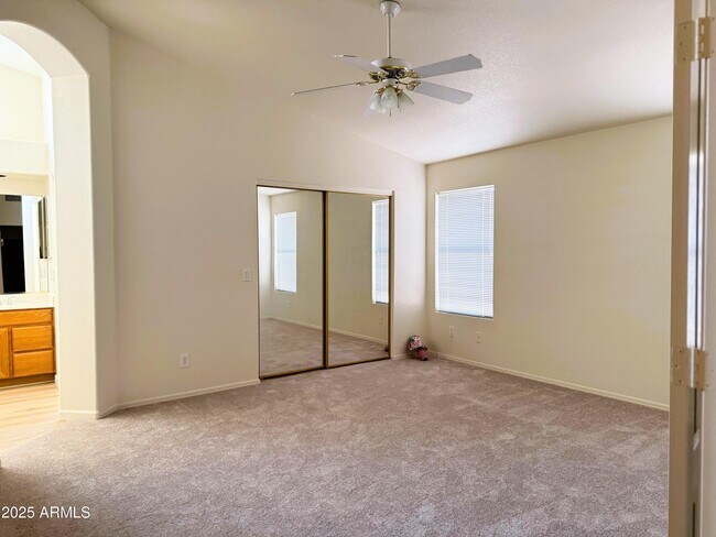 Building Photo - 9837 W Tonopah Dr