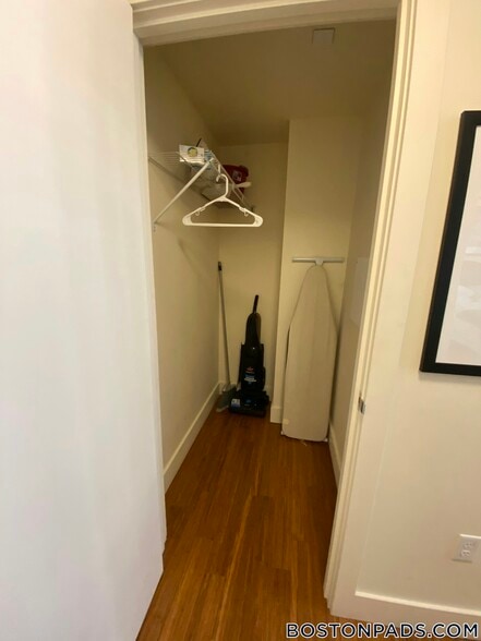 Building Photo - 8 Winter Pl