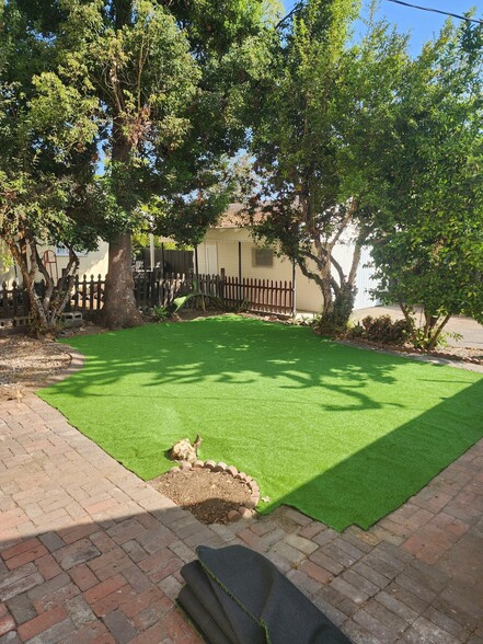 Building Photo - 205 W Palmer Ave