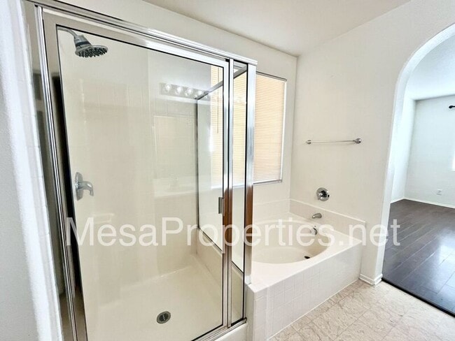 Building Photo - 12261 Luna Rd