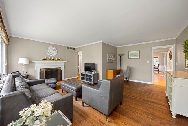 Building Photo - 15580 Birwood Ave