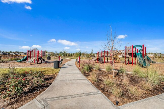 Building Photo - 16453 Blossom Grv Dr