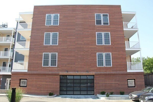 Building Photo - 978 Worcester St